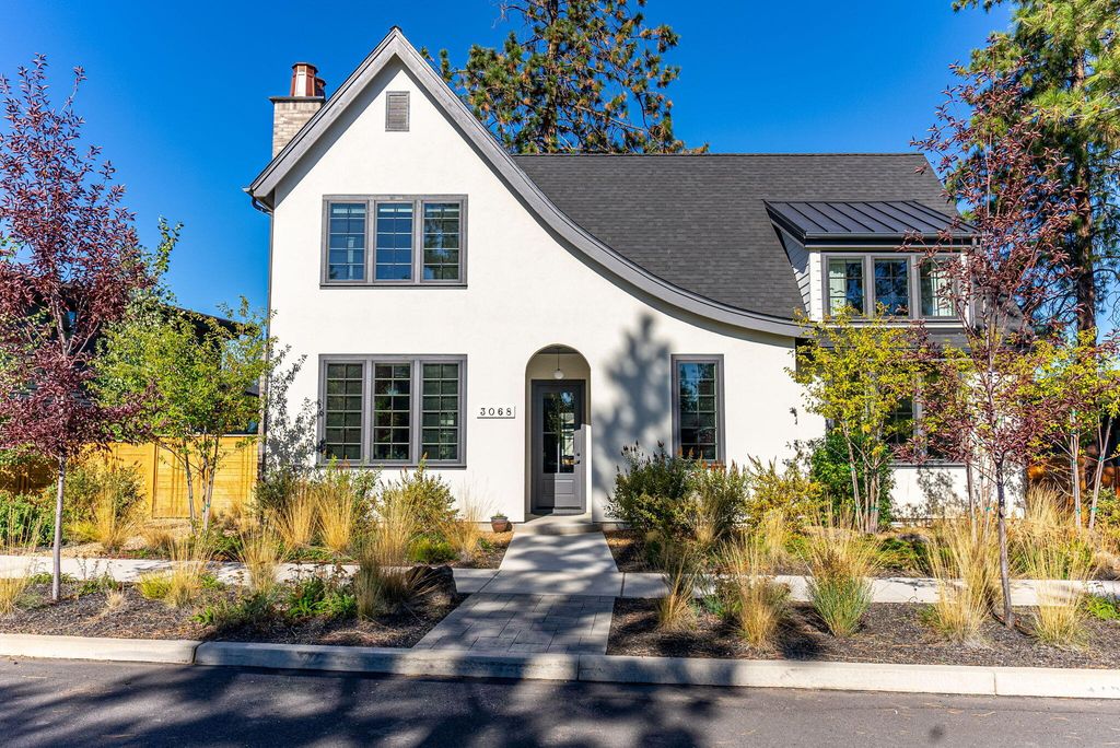 3068 NW Blodgett Way, Bend, OR 97703