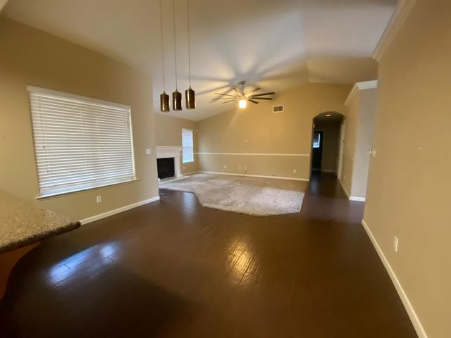 2805 Badger Flat Avenue, Tulare, CA 93274