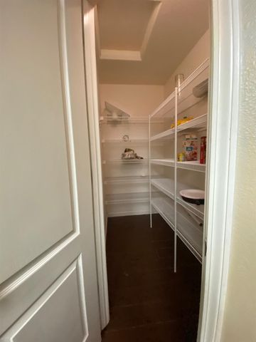 2805 Badger Flat Avenue, Tulare, CA 93274