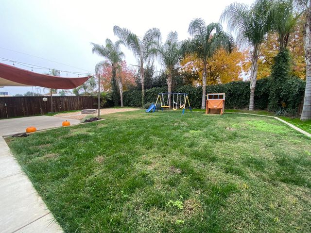 2805 Badger Flat Avenue, Tulare, CA 93274