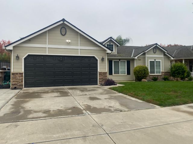 2805 Badger Flat Avenue, Tulare, CA 93274