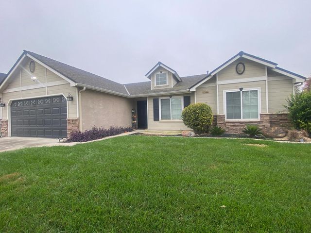 2805 Badger Flat Avenue, Tulare, CA 93274