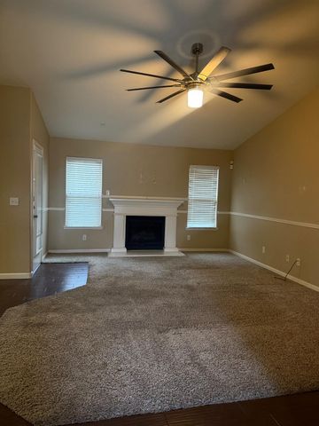 2805 Badger Flat Avenue, Tulare, CA 93274