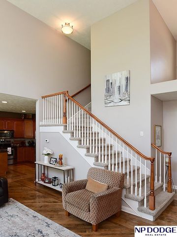 6811 N 122 Court, Omaha, NE 68142