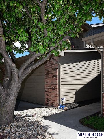 6811 N 122 Court, Omaha, NE 68142