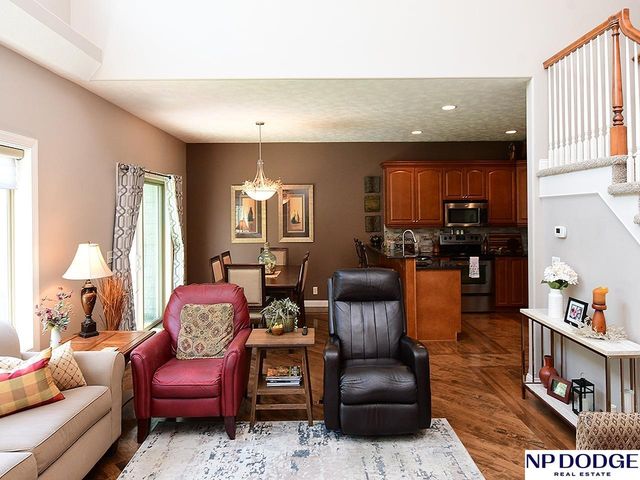 6811 N 122 Court, Omaha, NE 68142