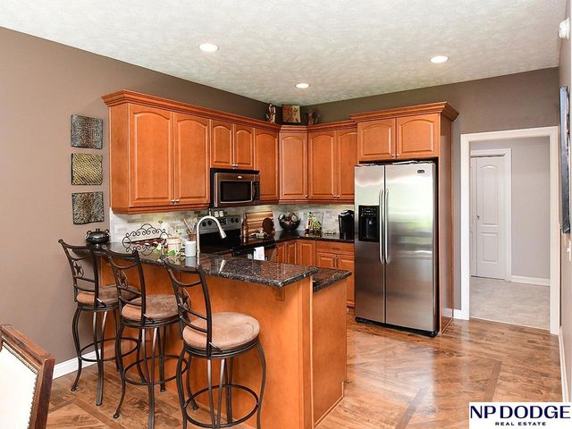 6811 N 122 Court, Omaha, NE 68142