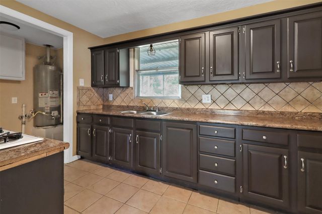 1008 Largo Street, Baytown, TX 77520