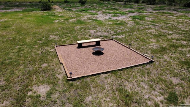 16486 FM 775, Floresville, TX 78114