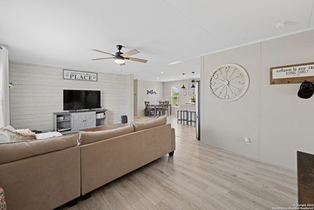 16486 FM 775, Floresville, TX 78114