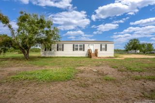 16486 FM 775, Floresville, TX 78114
