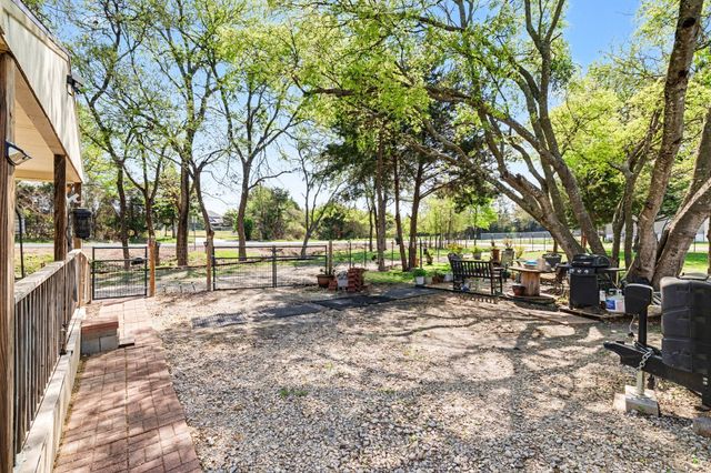 5591 County Road 920, Nevada, TX 75173