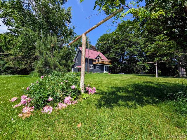1237 Stromberg Road, Iron River, MI 49935