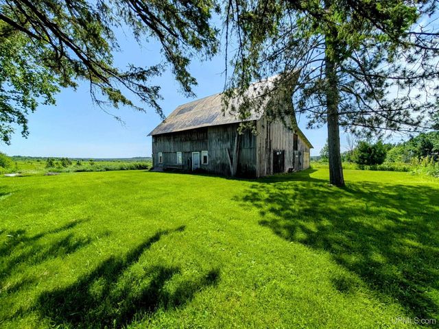 1237 Stromberg Road, Iron River, MI 49935