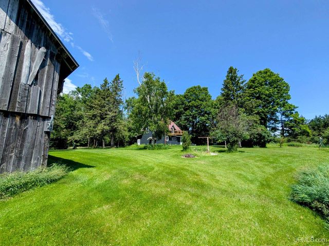 1237 Stromberg Road, Iron River, MI 49935