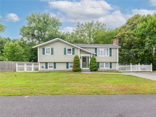 15 Sycamore Drive, West Warwick, RI 02893
