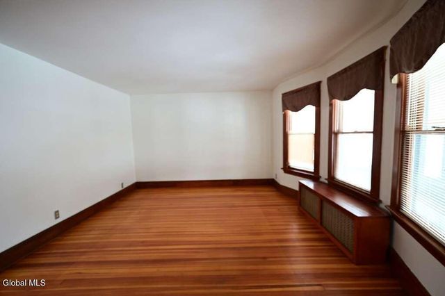 11 Brayton Street, Colonie, NY 12205