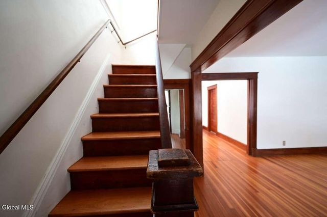 11 Brayton Street, Colonie, NY 12205