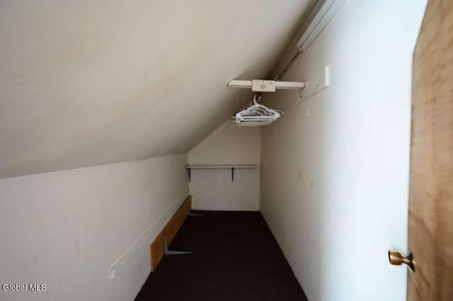 11 Brayton Street, Colonie, NY 12205