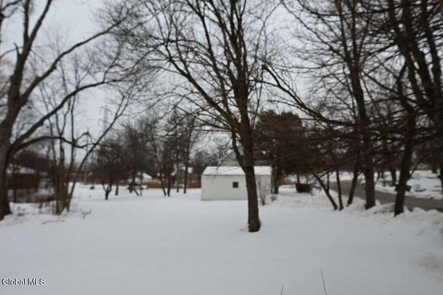 11 Brayton Street, Colonie, NY 12205