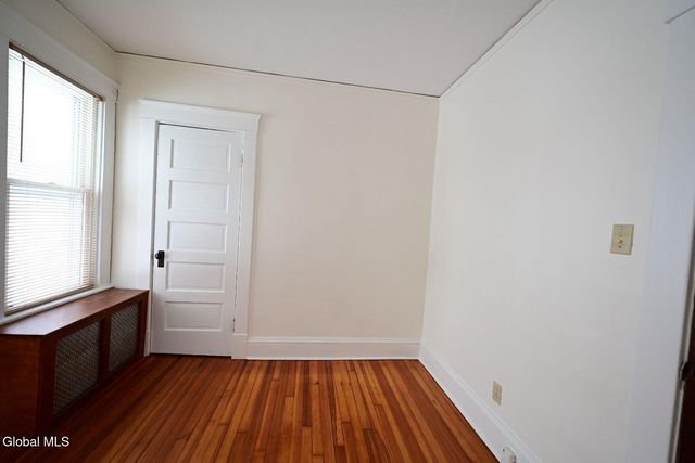 11 Brayton Street, Colonie, NY 12205