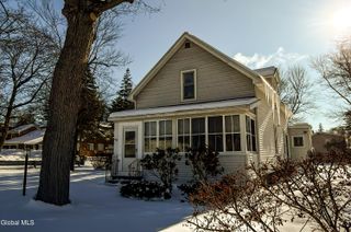 11 Brayton Street, Colonie, NY 12205