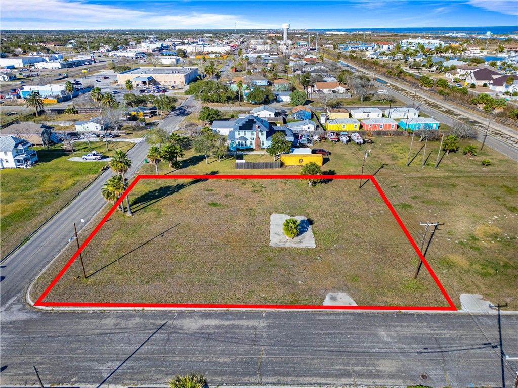 228 E McClung Ave, Aransas Pass, TX 78336 — photo 4