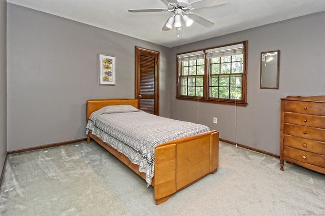 55 Gate Way, Hamden, CT 06518