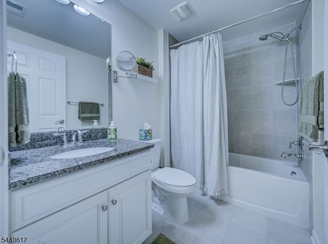 50 Sullivan Road, Raritan Twp., NJ 08822
