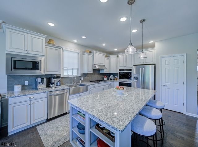 50 Sullivan Road, Raritan Twp., NJ 08822