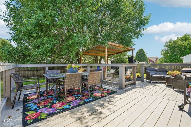 718 Breakers Lane, Fortville, IN 46040