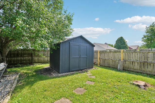 718 Breakers Lane, Fortville, IN 46040