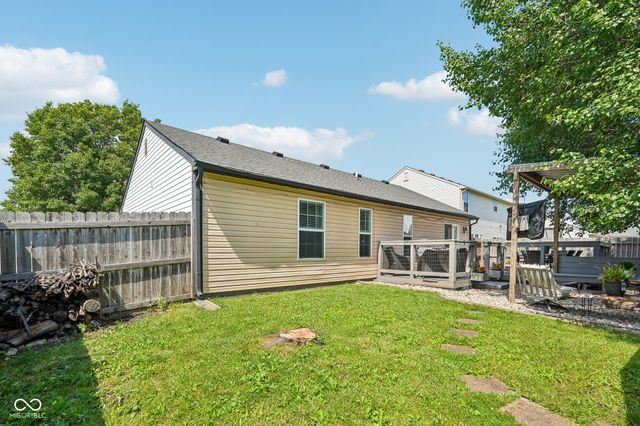 718 Breakers Lane, Fortville, IN 46040