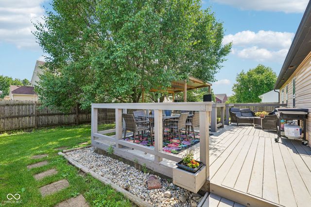 718 Breakers Lane, Fortville, IN 46040