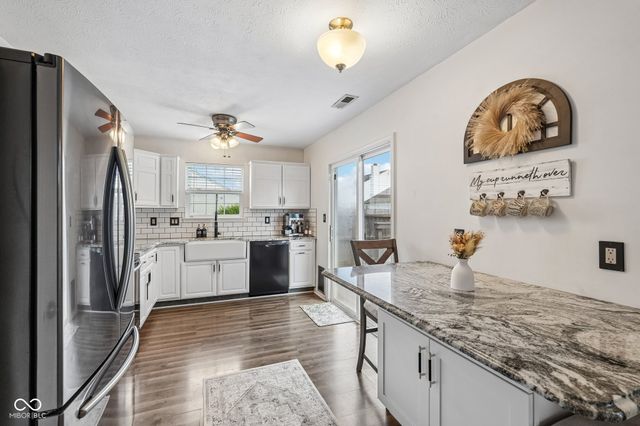 718 Breakers Lane, Fortville, IN 46040