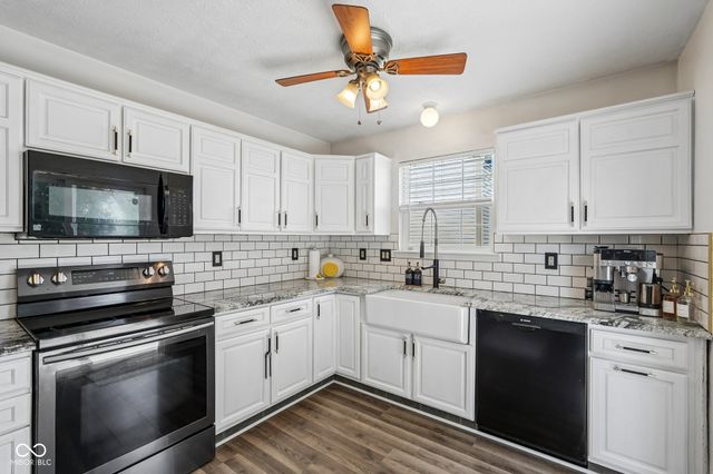 718 Breakers Lane, Fortville, IN 46040