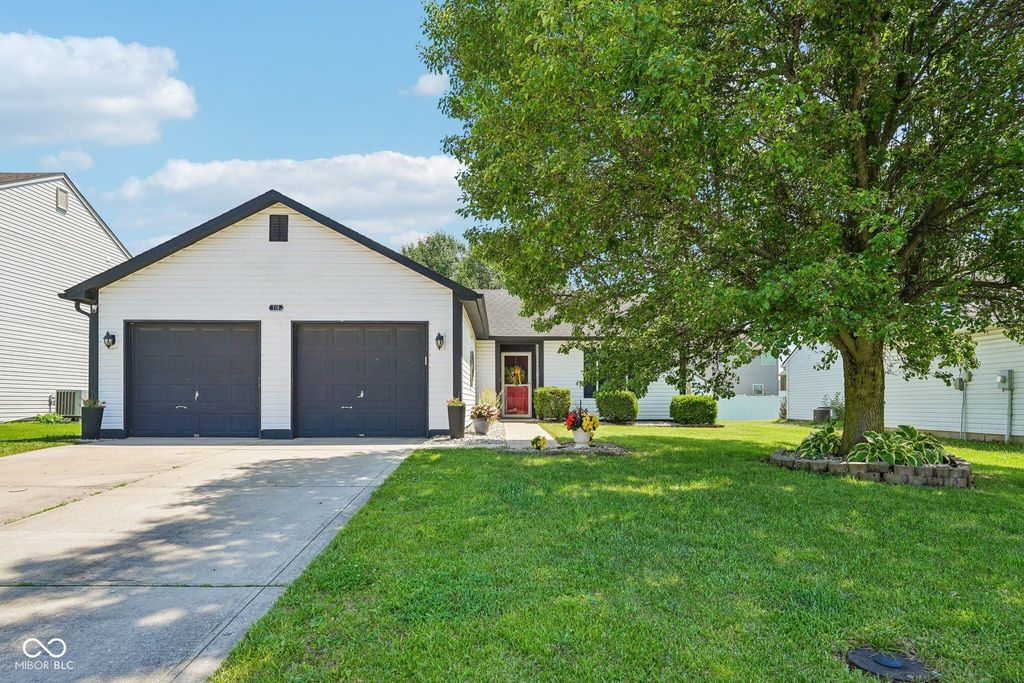 718 Breakers Lane, Fortville, IN 46040