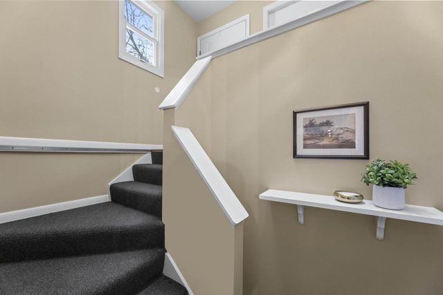 909 York Imperial DRIVE, Oconomowoc, WI 53066