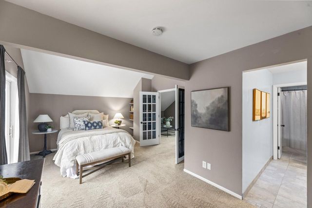 909 York Imperial DRIVE, Oconomowoc, WI 53066