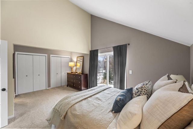 909 York Imperial DRIVE, Oconomowoc, WI 53066