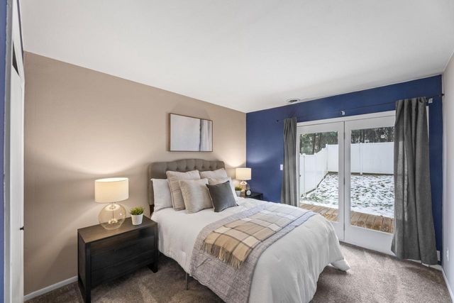 909 York Imperial DRIVE, Oconomowoc, WI 53066