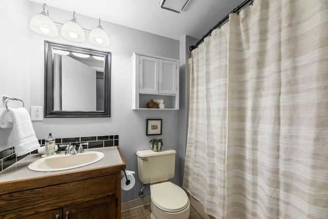 909 York Imperial DRIVE, Oconomowoc, WI 53066