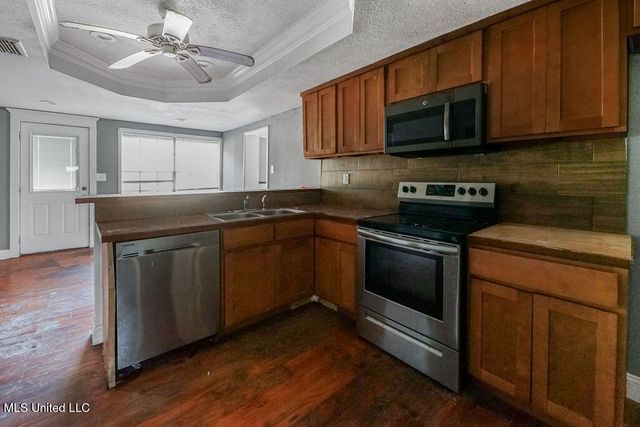 3827 Victor Street, Pascagoula, MS 39567