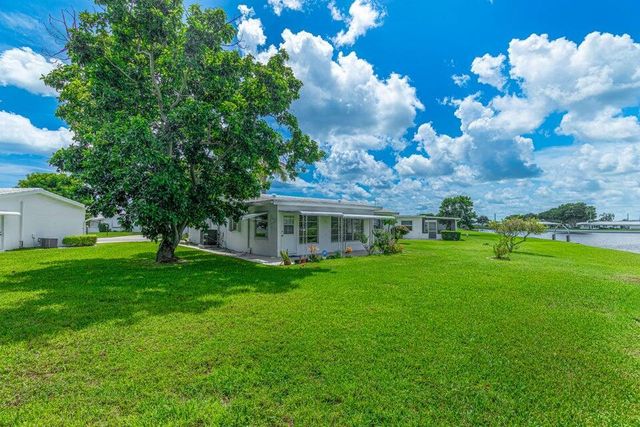 135 NW 14th Street, Boynton Beach, FL 33426