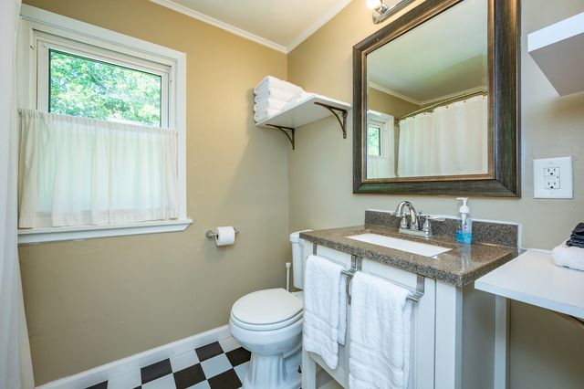 512 11th Street, West Des Moines, IA 50265