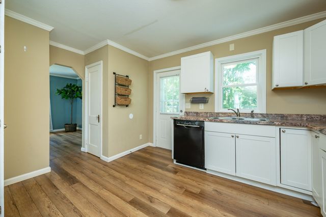 512 11th Street, West Des Moines, IA 50265