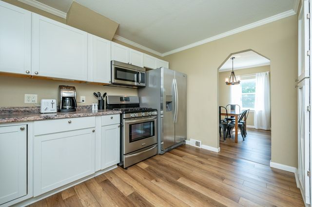 512 11th Street, West Des Moines, IA 50265