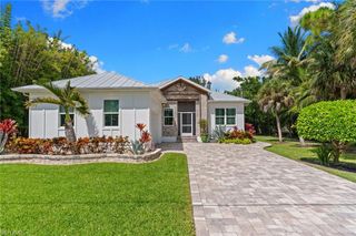 2291 Thomasson DR, Naples, FL 34112