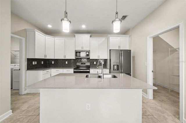 11118 LONGLEAF WOODS DRIVE, Orlando, FL 32832