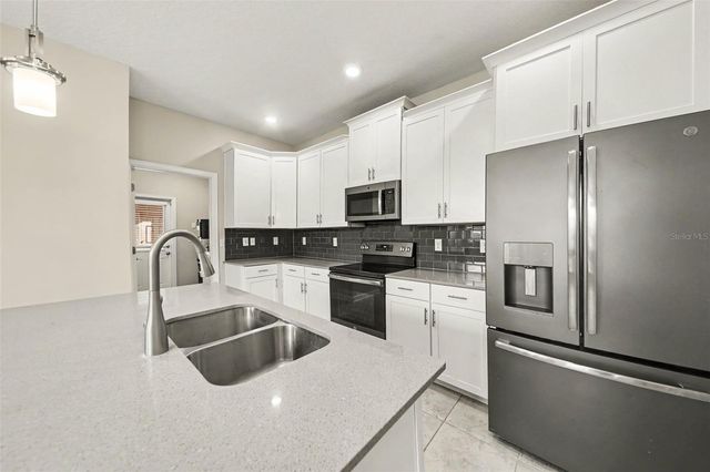 11118 LONGLEAF WOODS DRIVE, Orlando, FL 32832